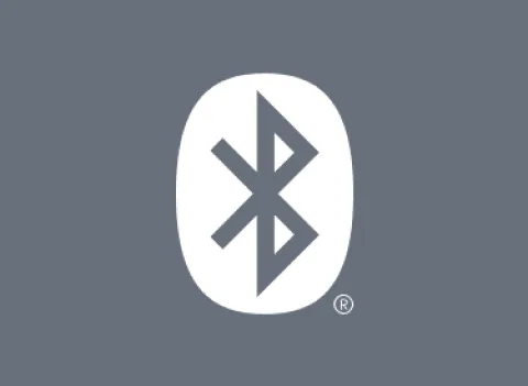 Bluetooth®, pamięci USB, karty pamięci